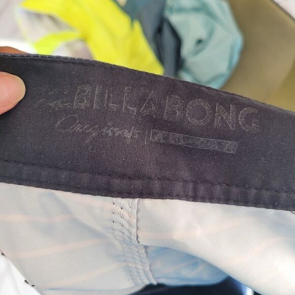 Billabong mens Board Shorts - Picture 3 of 3